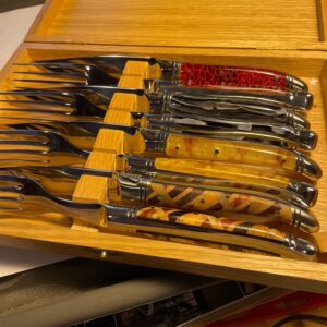 Laguiole inclucion 4 knive og gafler