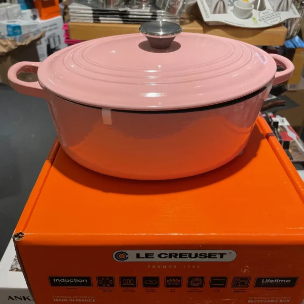 Le Creuset oval chiffon pink